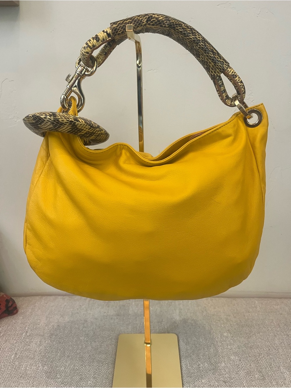 Jimmy Choo Sky Bangle Hobo bag Yellow - Picture 2 of 7